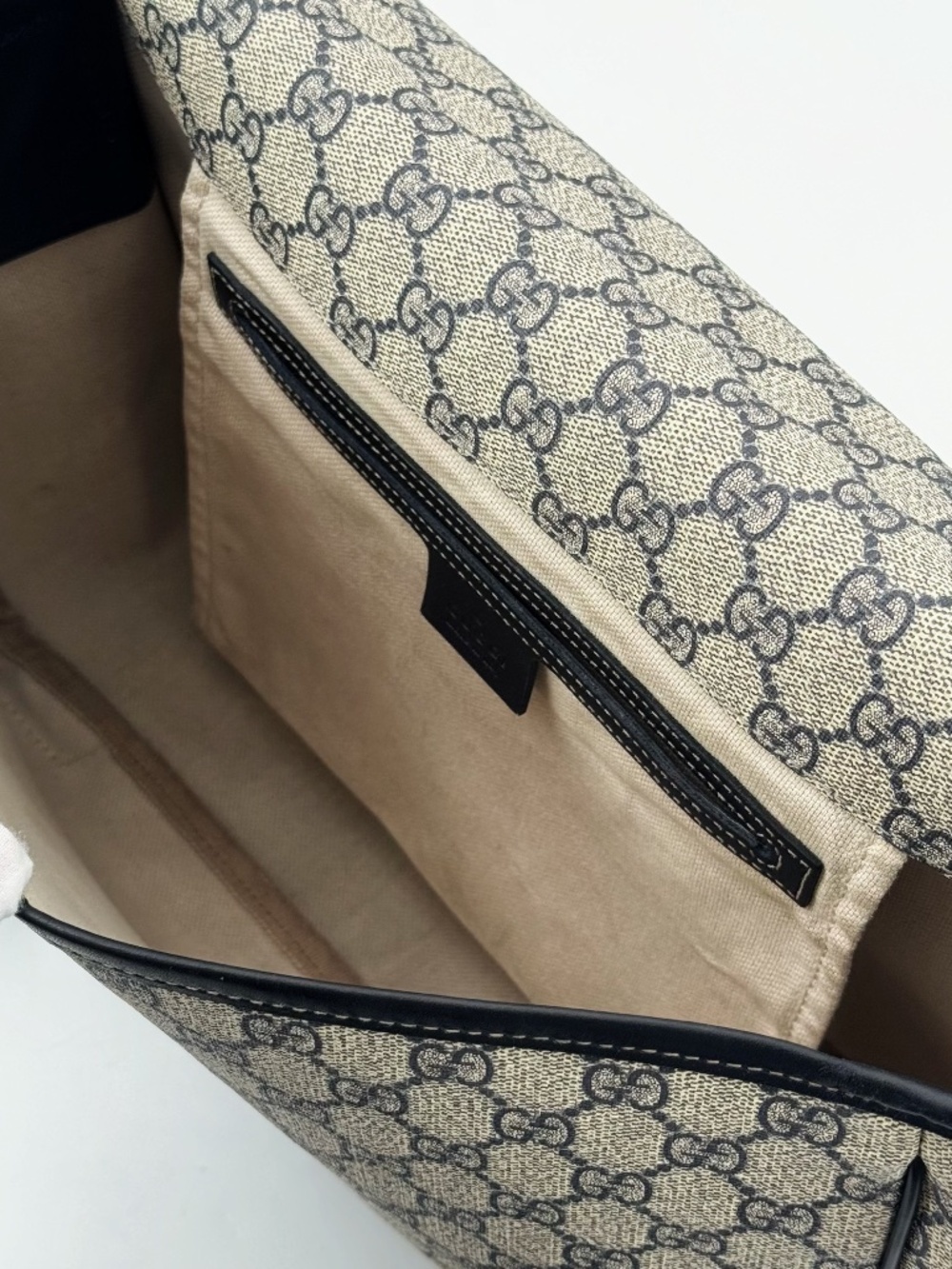 Gucci GG Supreme Canvas Flap Messenger Bag Navy Crossbody Shoulder Bag - Picture 13 of 15